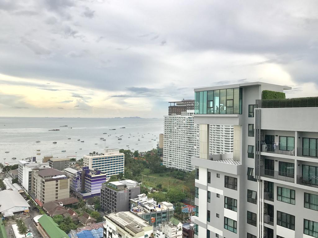Base Central Pattaya By Alex 外观 照片