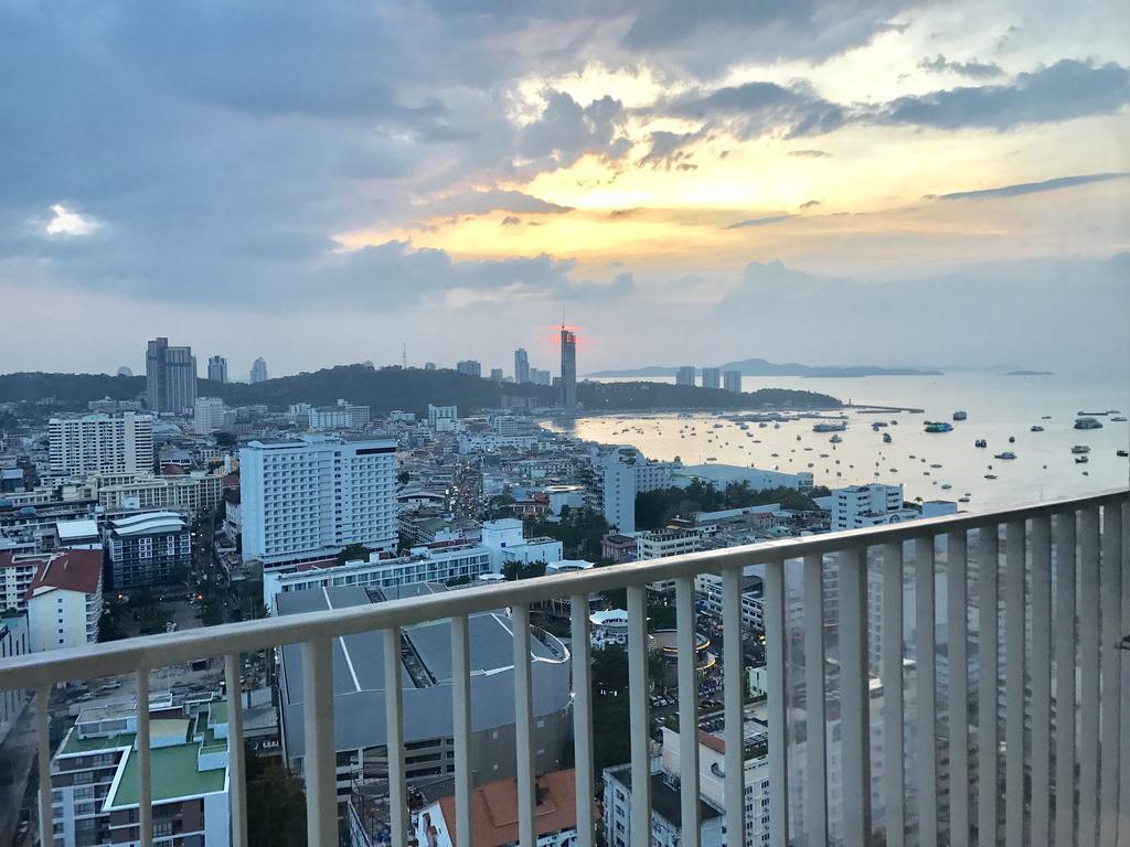 Base Central Pattaya By Alex 外观 照片