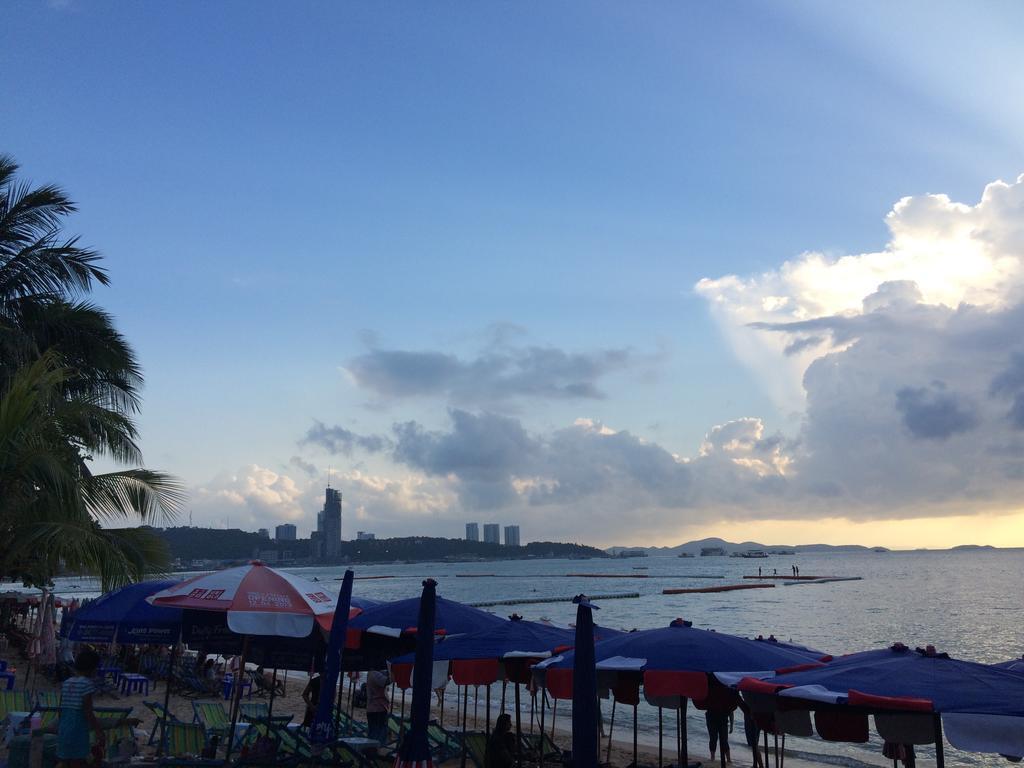 Base Central Pattaya By Alex 外观 照片